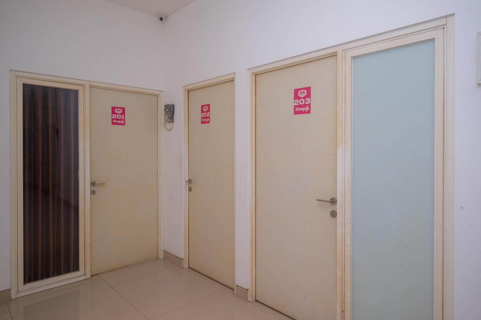 Jomblang Reddoorz Syariah Near Simpang Lima Semarang酒店 外观 照片