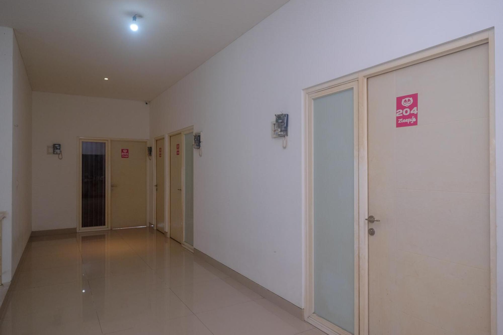 Jomblang Reddoorz Syariah Near Simpang Lima Semarang酒店 外观 照片