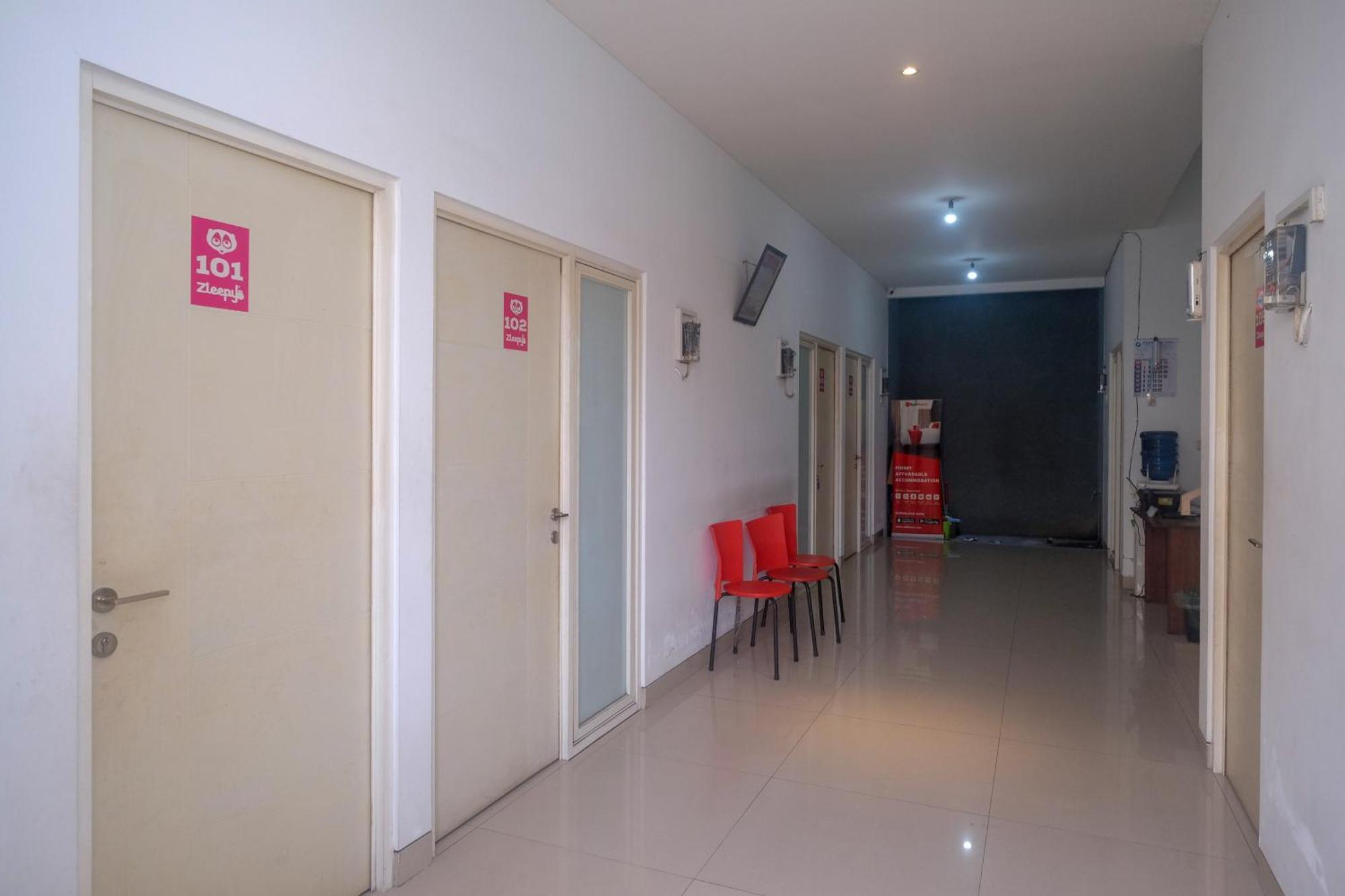 Jomblang Reddoorz Syariah Near Simpang Lima Semarang酒店 外观 照片