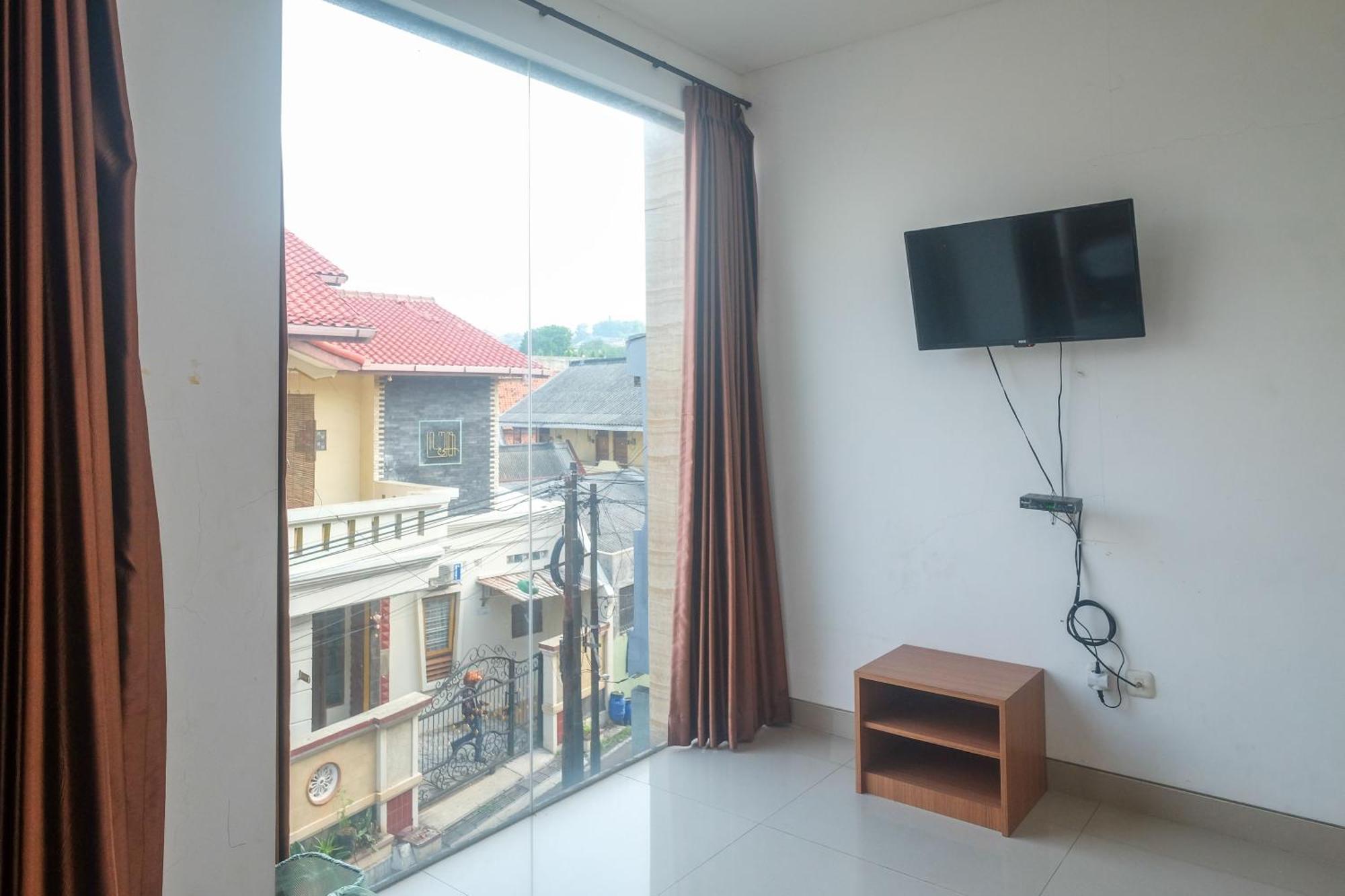 Jomblang Reddoorz Syariah Near Simpang Lima Semarang酒店 外观 照片